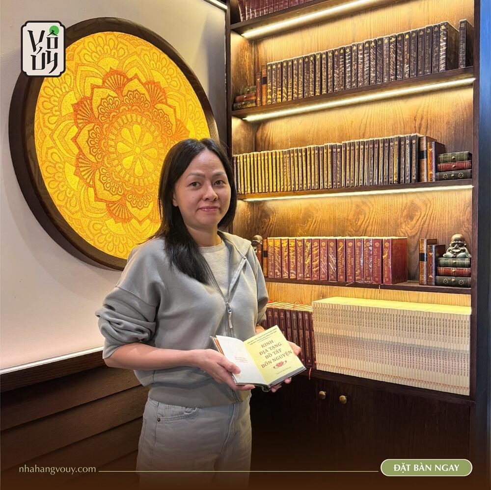 Thỉnh Tượng & Pháp Bảo Miễn Phí Sau Khi Dùng Bữa Tại Nhà Hàng Chay Vô Úy