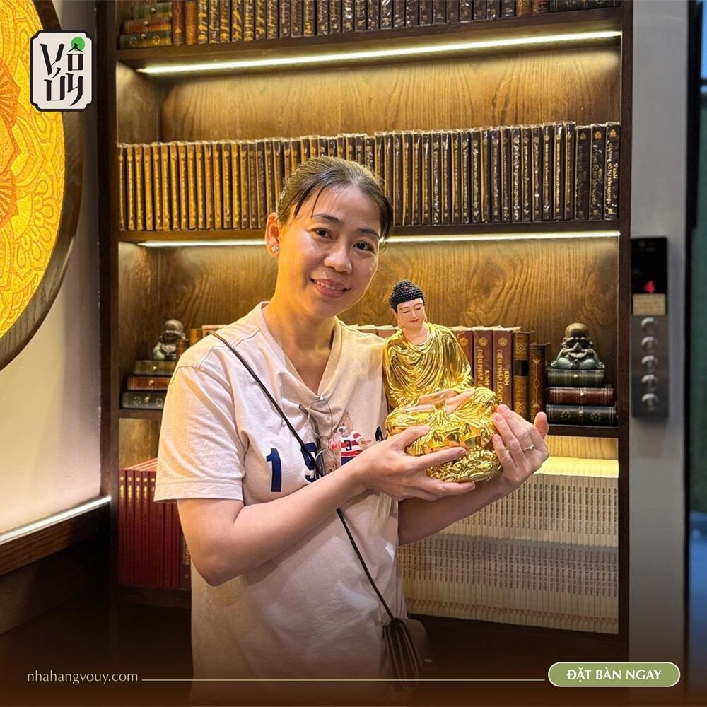 Thỉnh Tượng & Pháp Bảo Miễn Phí Sau Khi Dùng Bữa Tại Nhà Hàng Chay Vô Úy