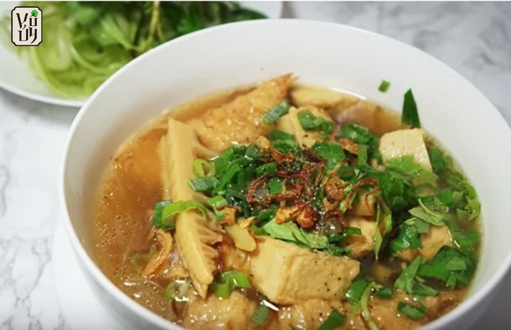 Bún măng chua chay