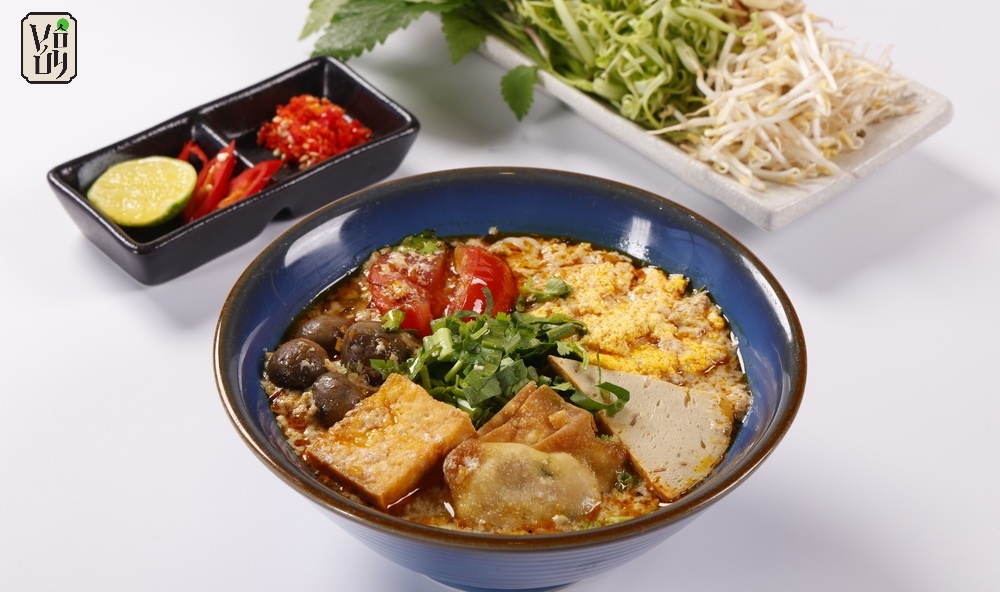 Thưởng thức bún riêu chay chuẩn vị tại nhà hàng Vô Úy
