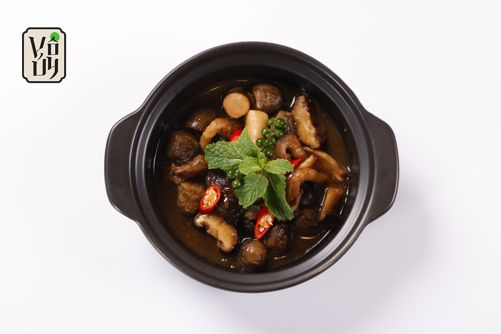 Braised Mushroom Hotpot (Hải vị tay cầm)