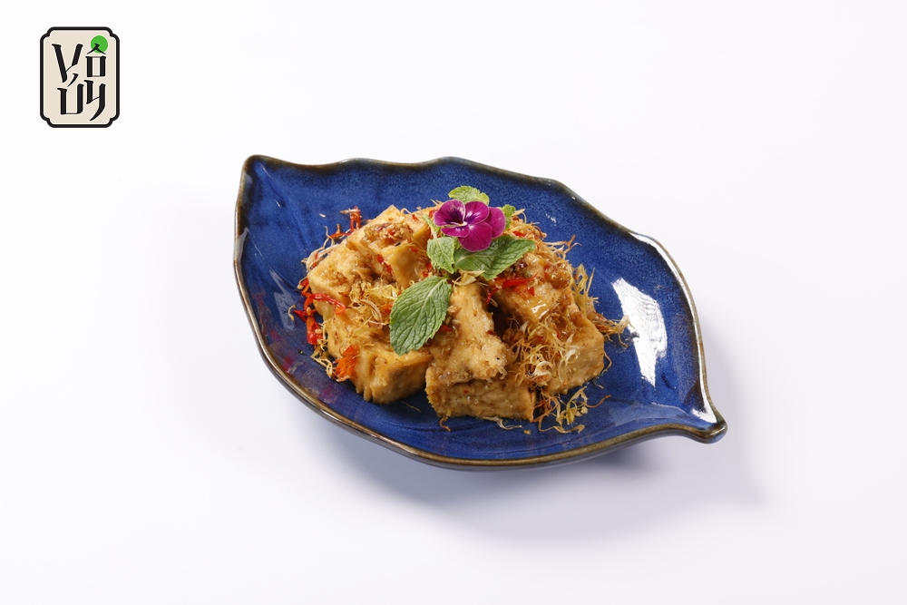 Lemongrass Braised Tofu (Đậu hũ kho sả)