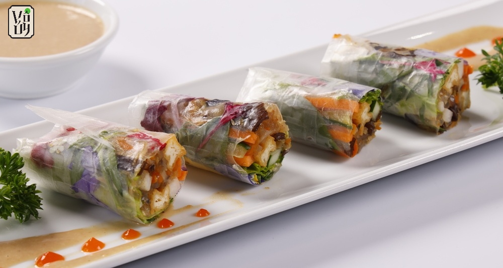 Thưởng thức bì cuốn chay tại nhà hàng chay Vô Úy tại Gò Vấp