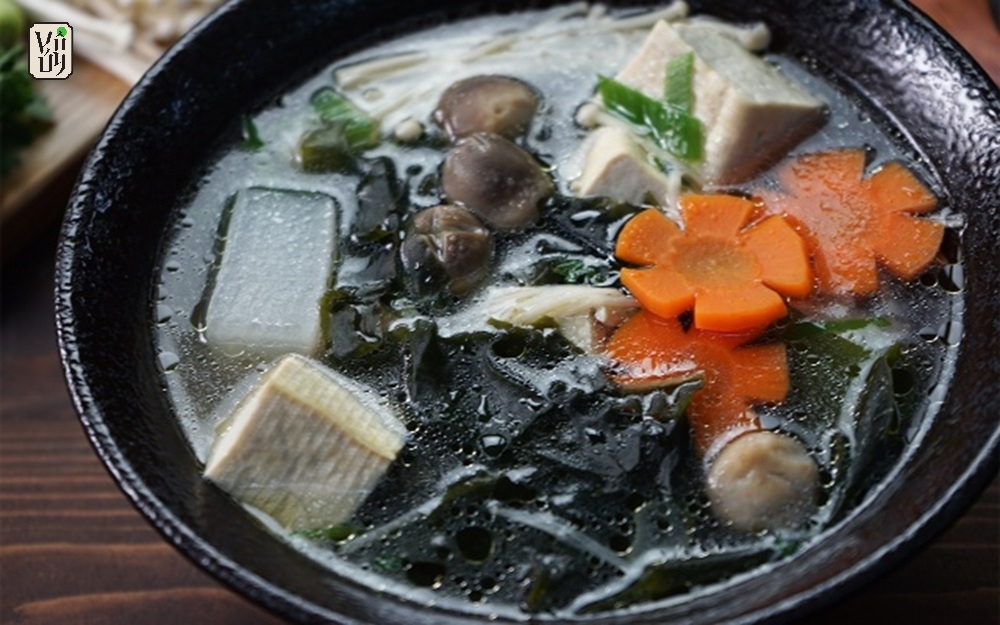 Canh rong biển rau củ – lựa chọn dinh dưỡng và giảm cân