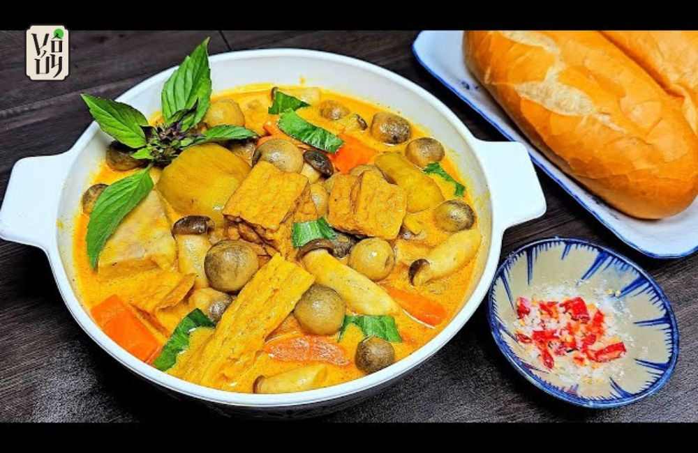 Vì sao nên thưởng thức cà ri nấm bánh mì chay tại nhà hàng chay Vô Úy?