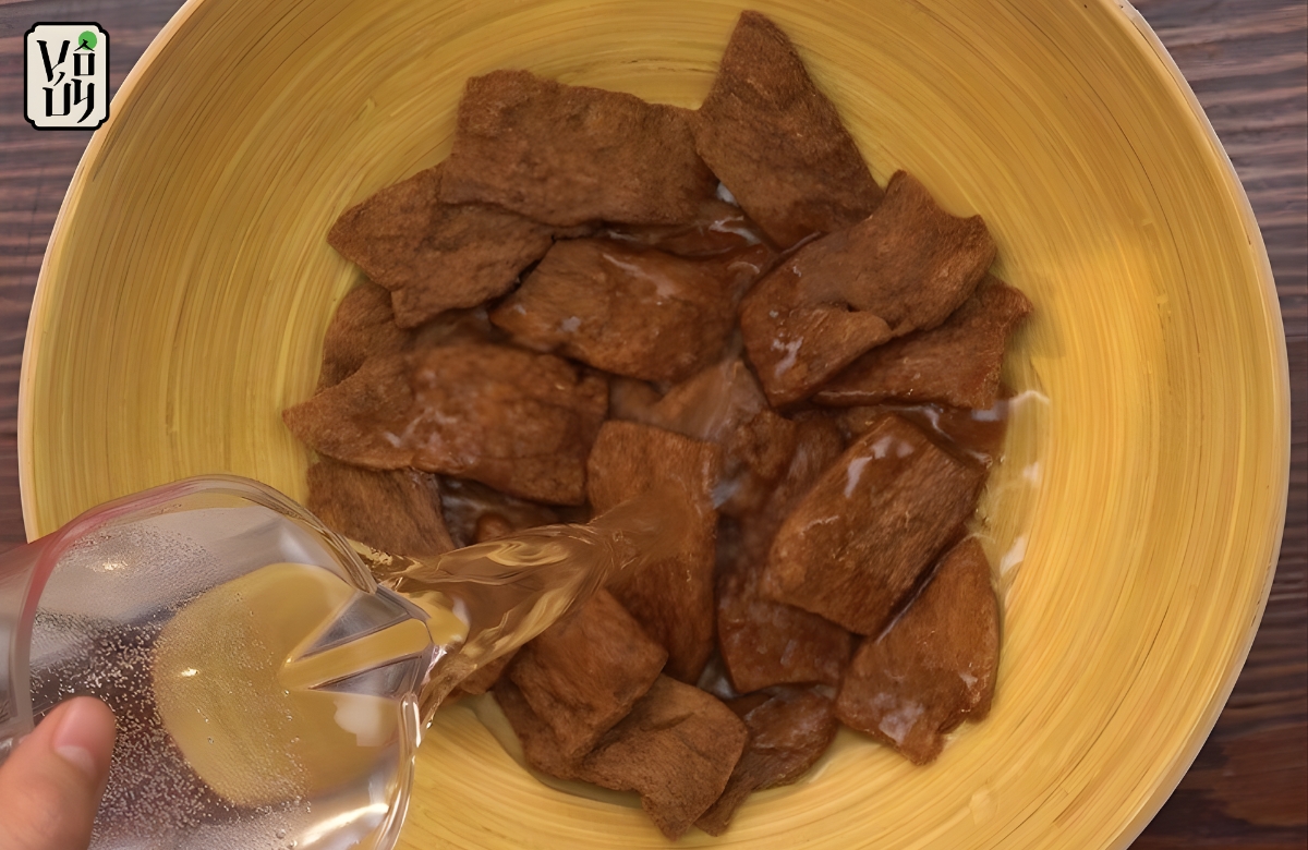 Hướng dẫn làm cơm cuộn thịt bò gạo lứt chay