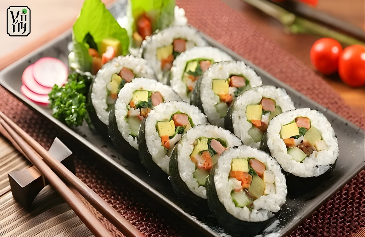 Các bước làm cơm cuộn chay trộn rau củ nhanh, gọn