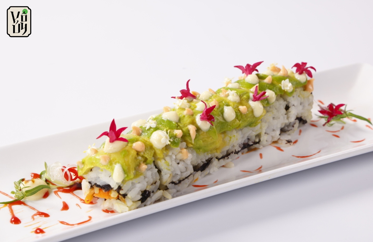 Hướng dẫn làm sushi chay cuộn bơ