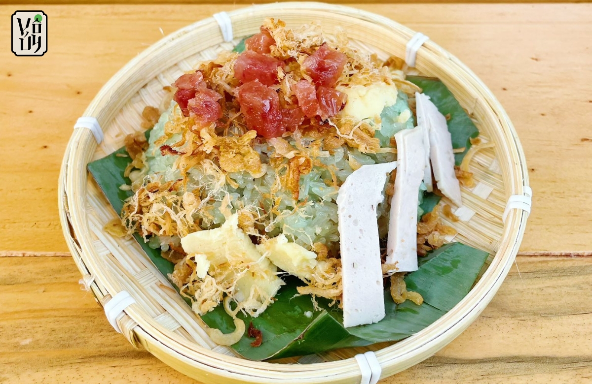 Hoàn thành món xôi mặn chay