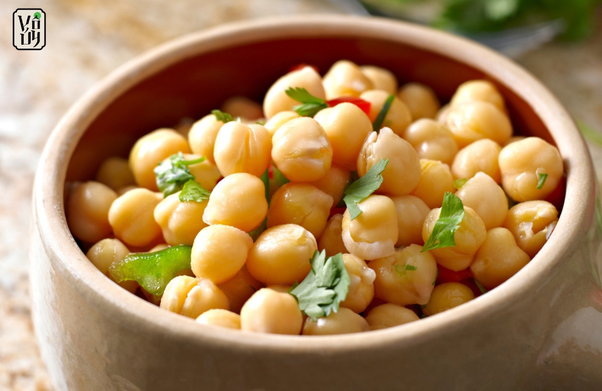 Các trường hợp không nên ăn đậu gà