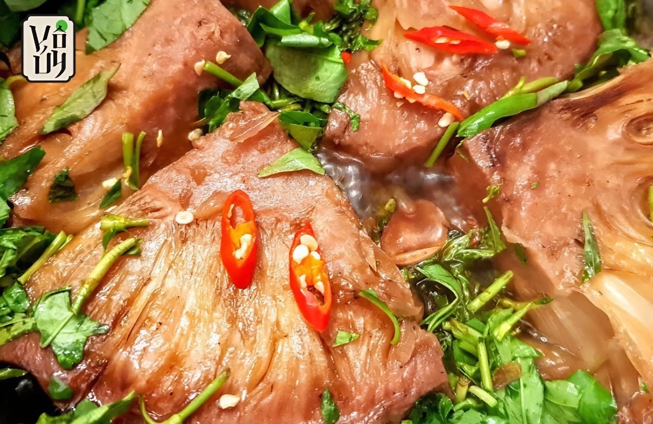 Mít non kho nấm đông cô