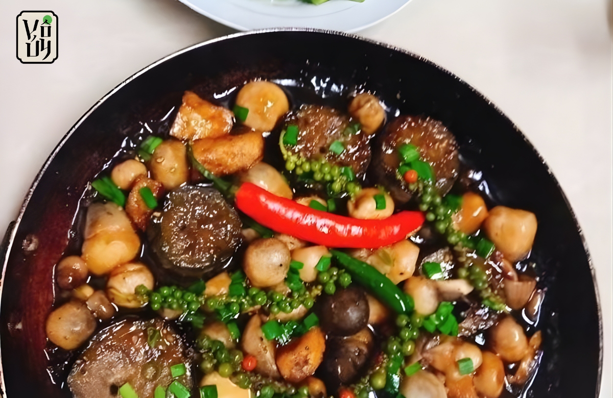 Cách nấu nấm rơm kho cà tím bắt vị