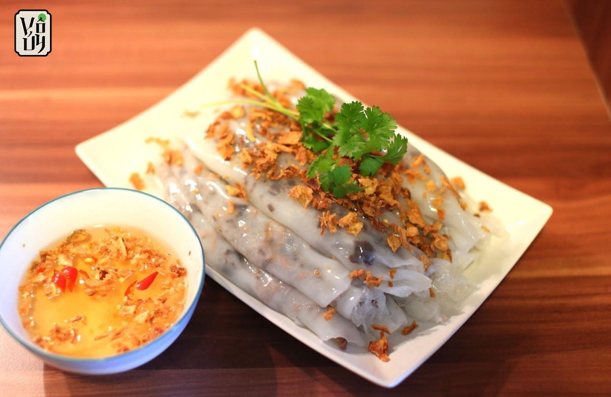 How to Make Bánh Cuốn Chay Using a Non-Stick Pan