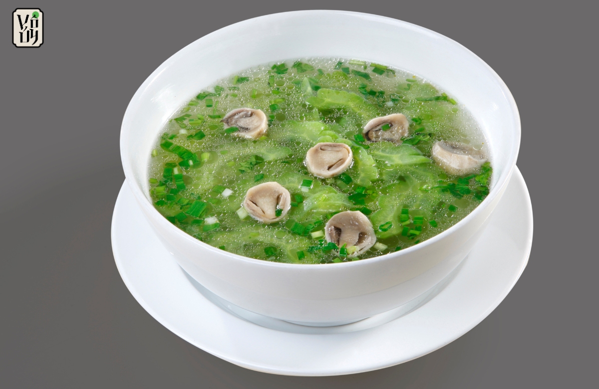 Simple Vegetarian Bitter Melon Soup with Straw Mushrooms