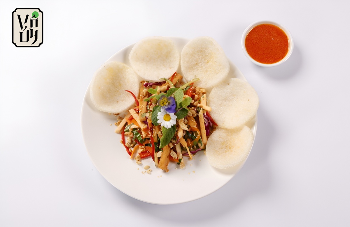 Gỏi củ hủ dừa ngọt thanh và tươi giòn