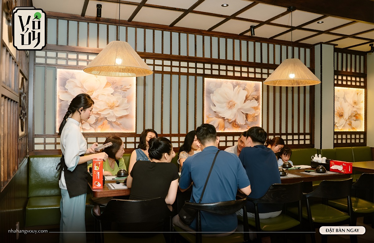 Đội ngũ phục vụ chu đáo, mang đến trải nghiệm thoải mái