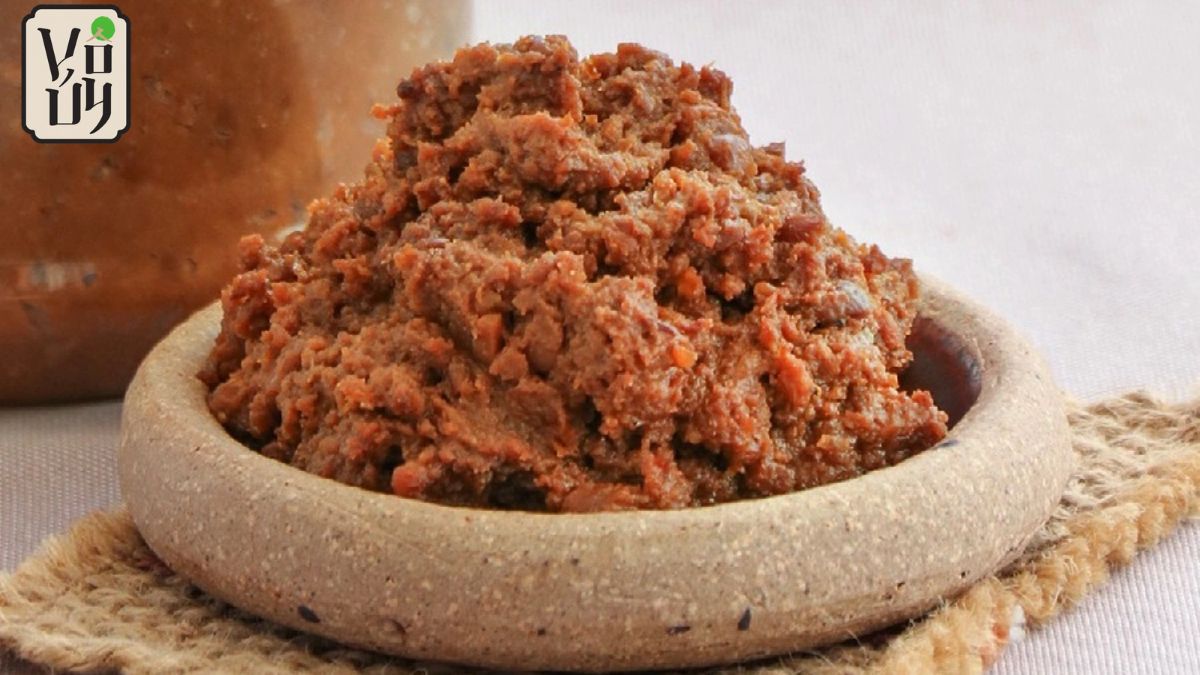 Choosing vegan fermented paste for the broth