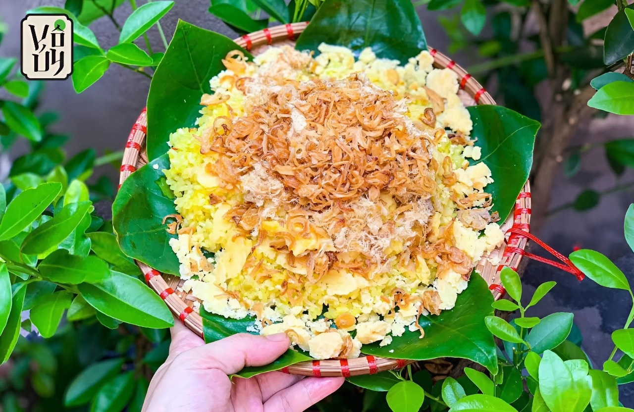 Xôi đậu xanh, hay còn được gọi là xôi đỗ xanh